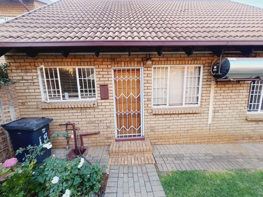 3 Bedroom Property for Sale in Hennopspark Gauteng