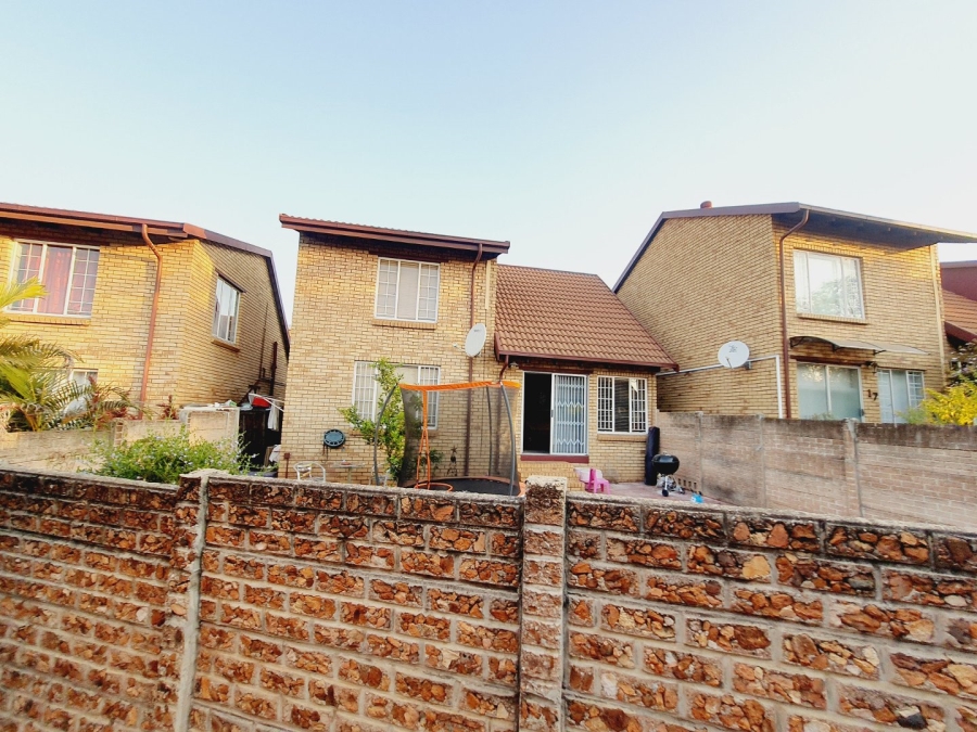 3 Bedroom Property for Sale in Hennopspark Gauteng