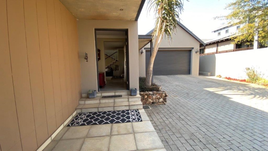 4 Bedroom Property for Sale in Copperleaf Estate Gauteng