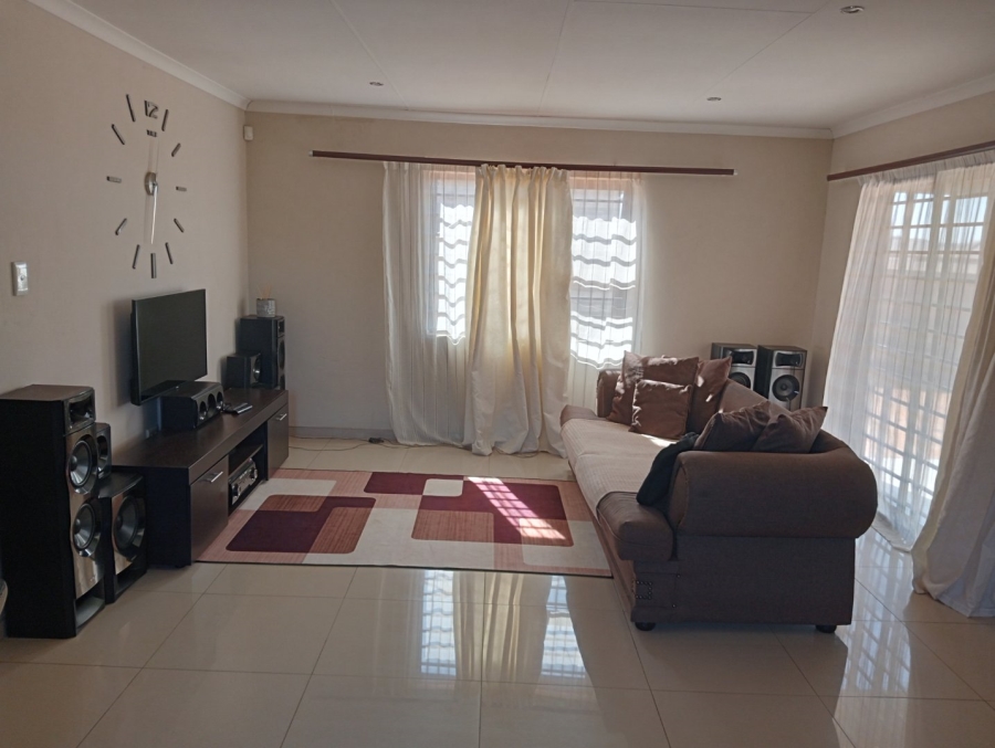 4 Bedroom Property for Sale in Delmore Park Gauteng