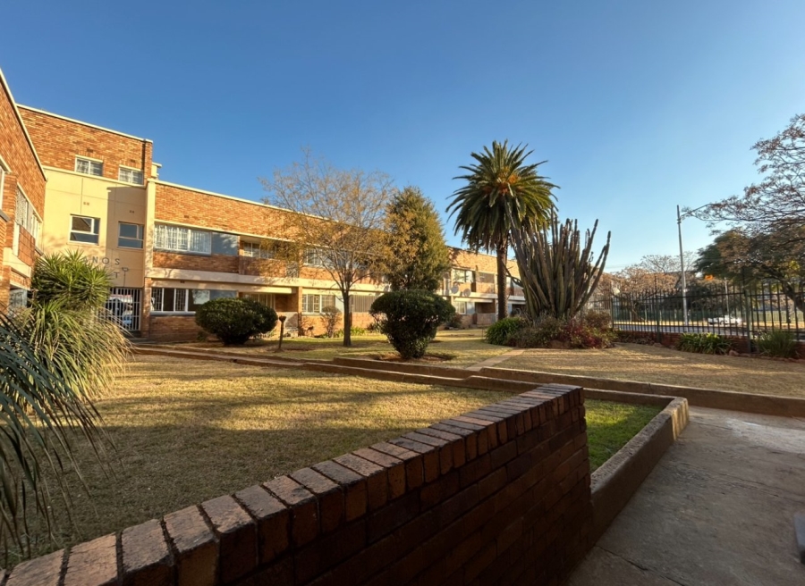 To Let 1 Bedroom Property for Rent in Delville Gauteng