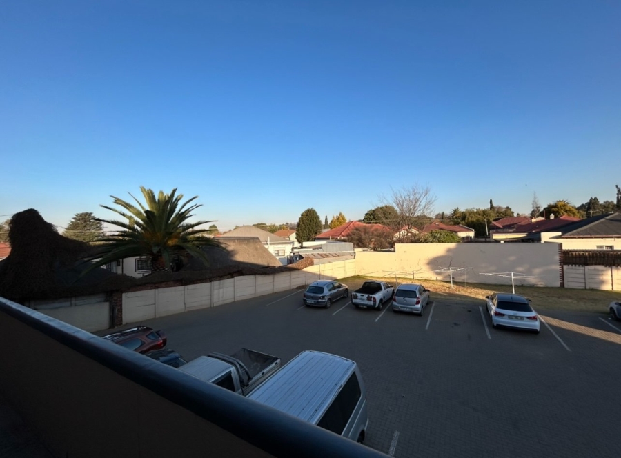 To Let 1 Bedroom Property for Rent in Delville Gauteng