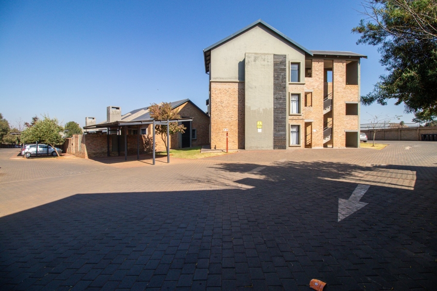 2 Bedroom Property for Sale in Pomona AH Gauteng