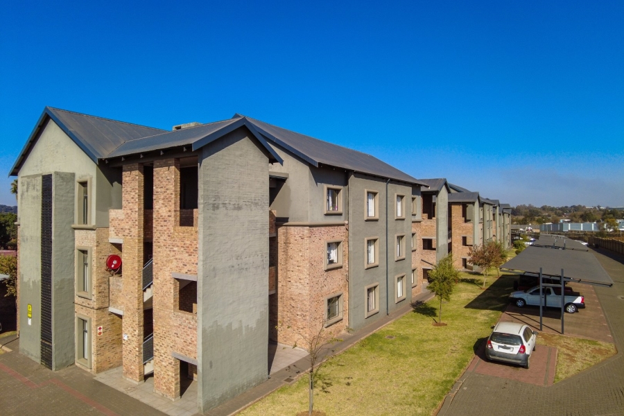 2 Bedroom Property for Sale in Pomona AH Gauteng