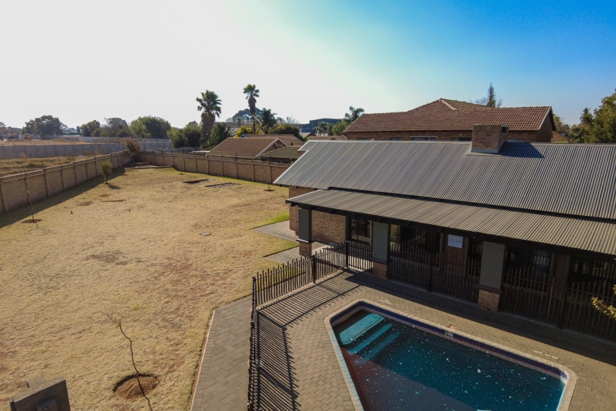 2 Bedroom Property for Sale in Pomona AH Gauteng