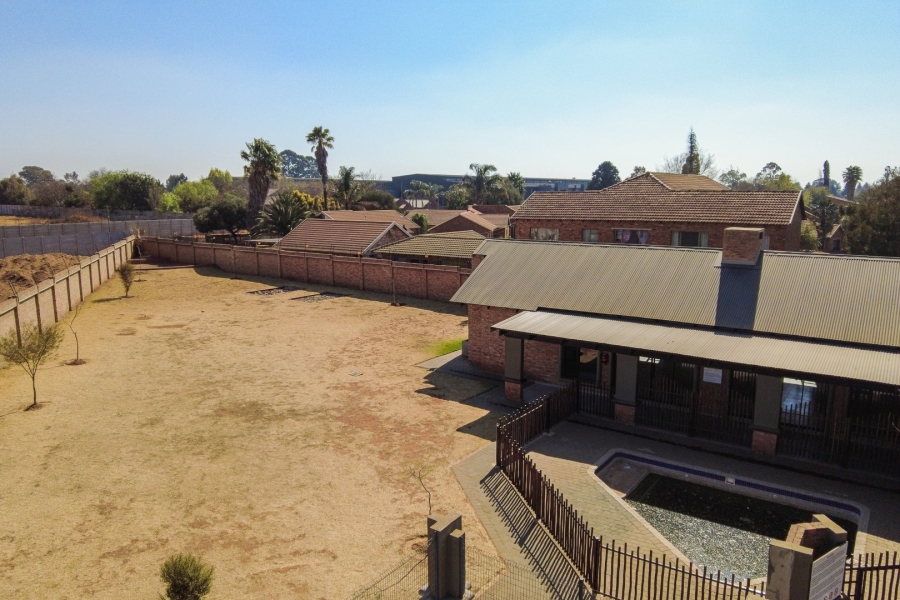 2 Bedroom Property for Sale in Pomona AH Gauteng