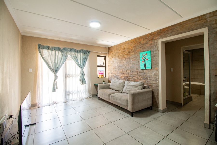 2 Bedroom Property for Sale in Pomona AH Gauteng