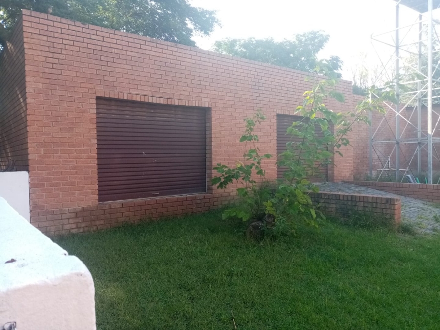 1 Bedroom Property for Sale in Glen Austin Gauteng