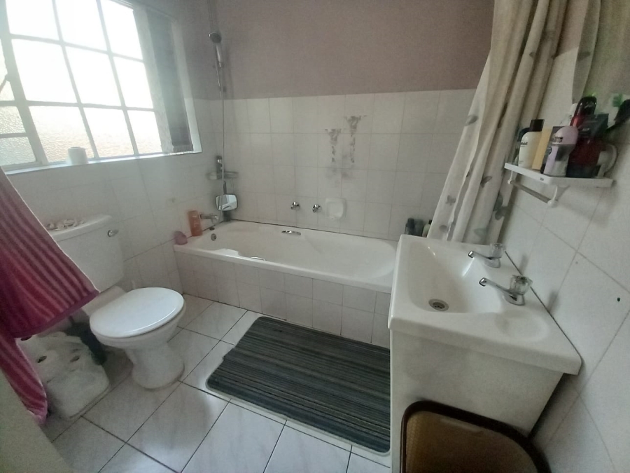 4 Bedroom Property for Sale in Noordheuwel Gauteng