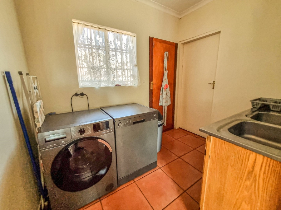 3 Bedroom Property for Sale in Eldoraigne Gauteng