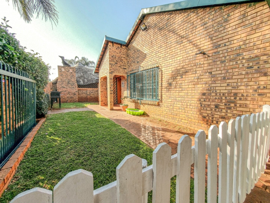 3 Bedroom Property for Sale in Eldoraigne Gauteng