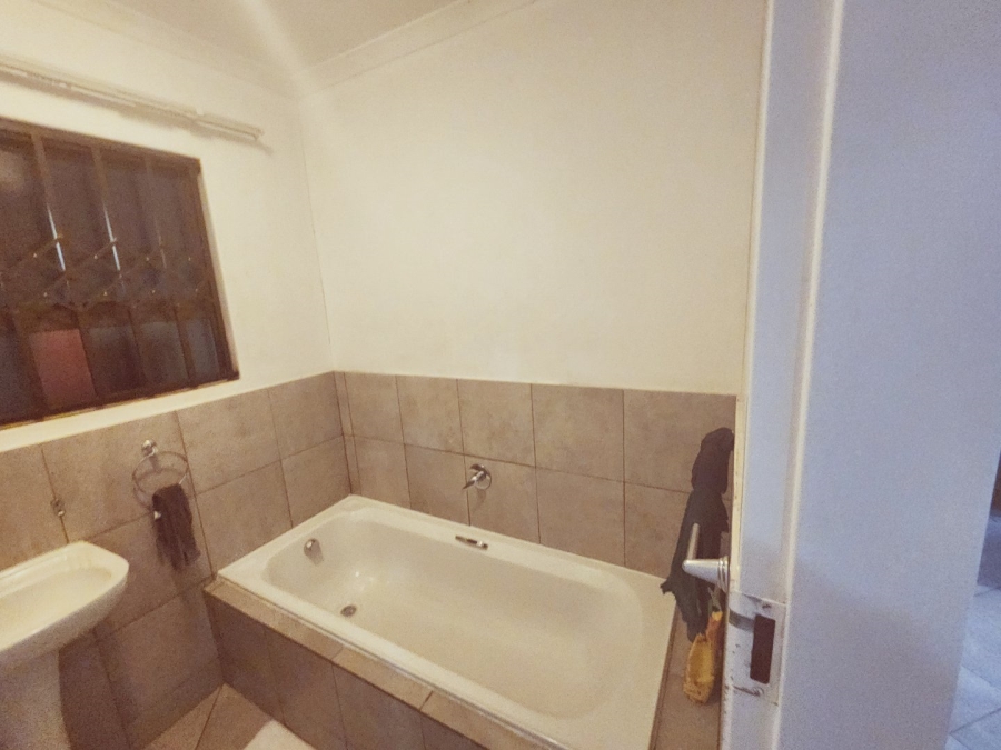 To Let 2 Bedroom Property for Rent in Modderbee Gauteng