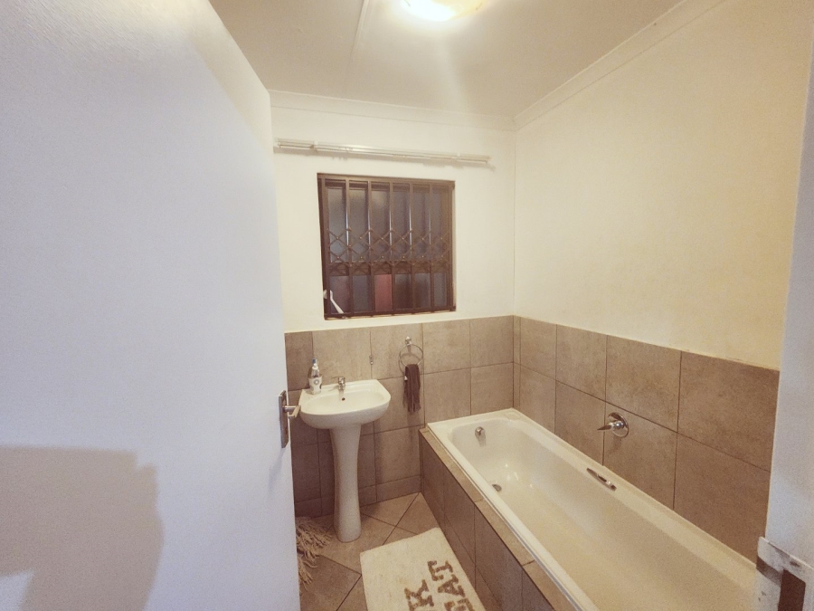 To Let 2 Bedroom Property for Rent in Modderbee Gauteng