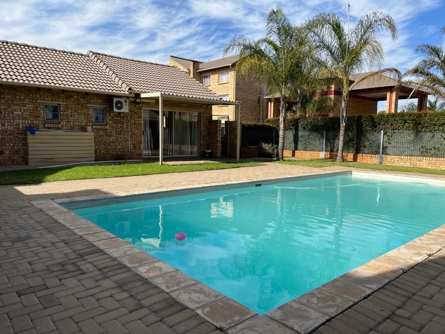 To Let 2 Bedroom Property for Rent in Celtisdal Gauteng