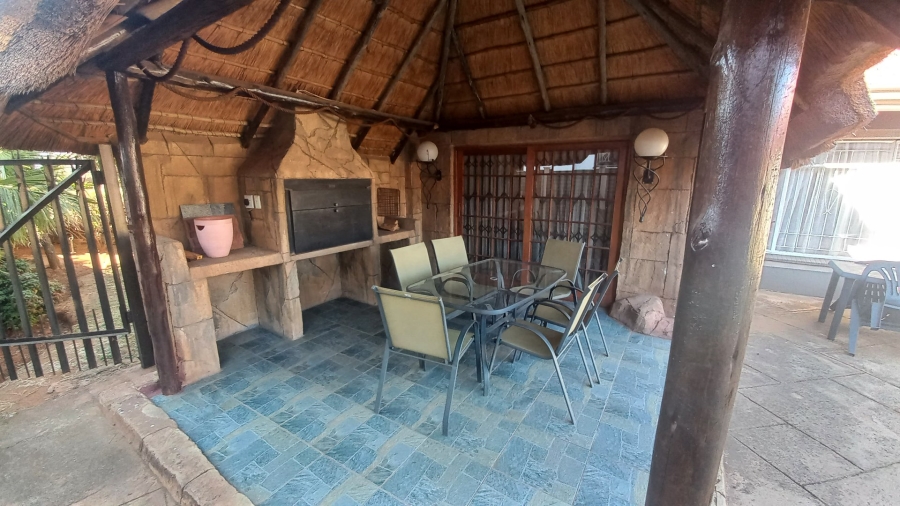 4 Bedroom Property for Sale in Groblerpark Gauteng