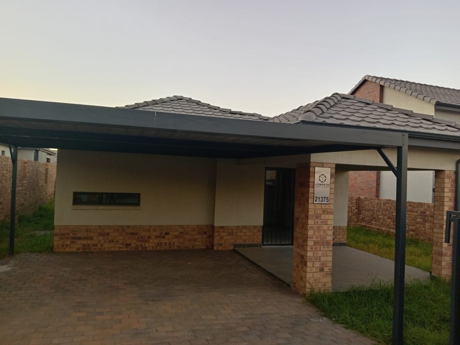 To Let 3 Bedroom Property for Rent in Lion Pride Gauteng