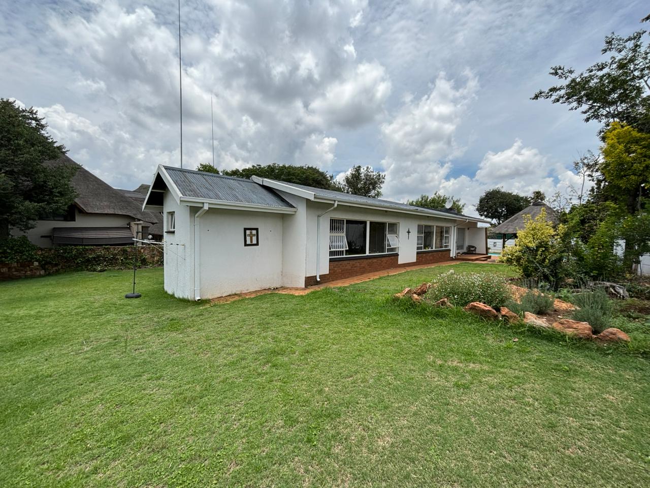 To Let 4 Bedroom Property for Rent in Kenmare Gauteng