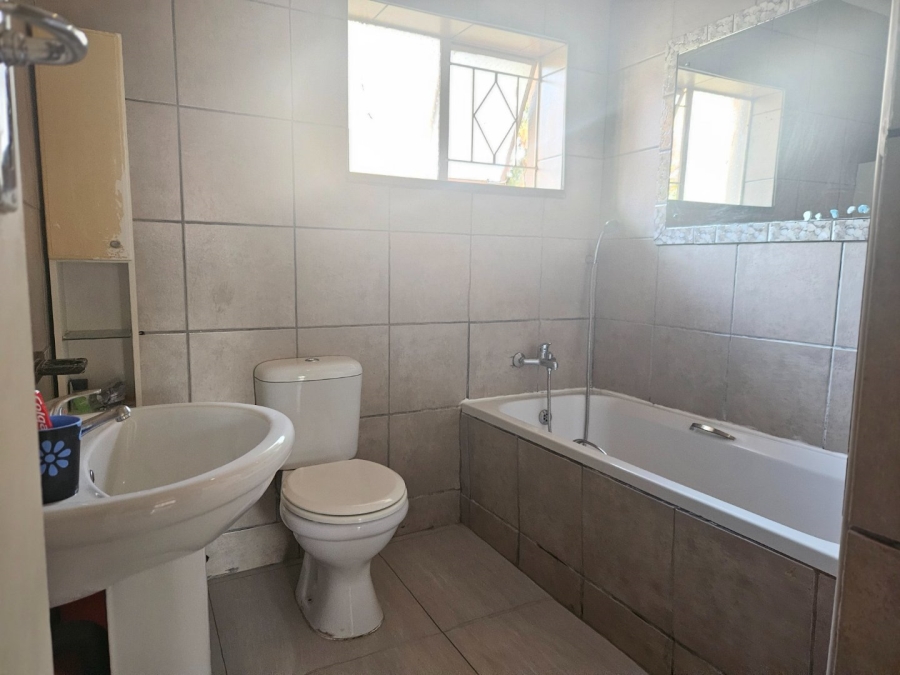 6 Bedroom Property for Sale in Malanshof Gauteng