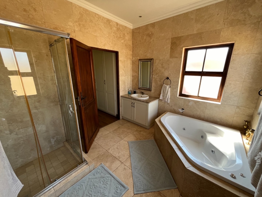 4 Bedroom Property for Sale in Silver Lakes Gauteng