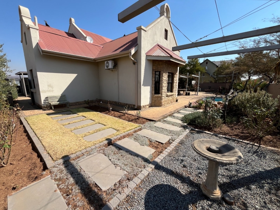 4 Bedroom Property for Sale in Silver Lakes Gauteng