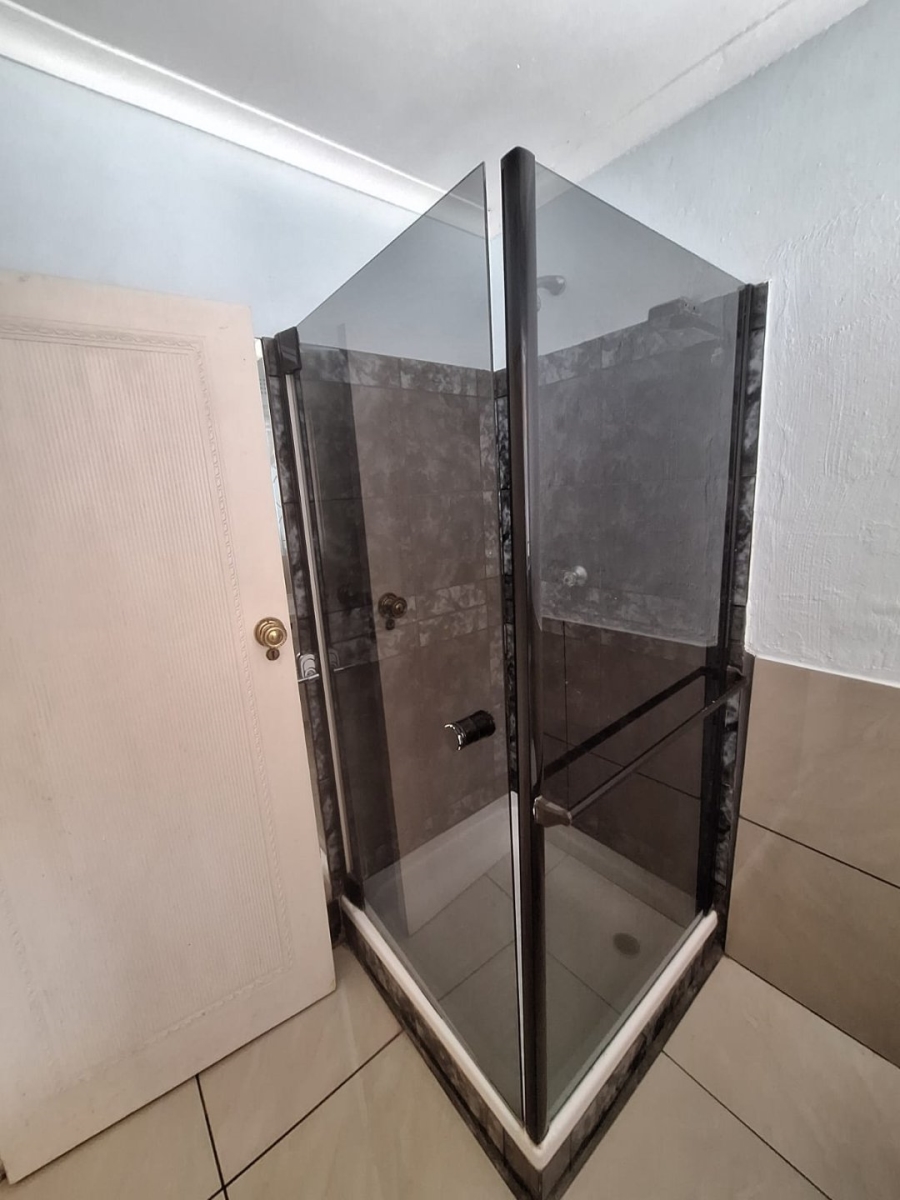 To Let 1 Bedroom Property for Rent in Bryanston Gauteng