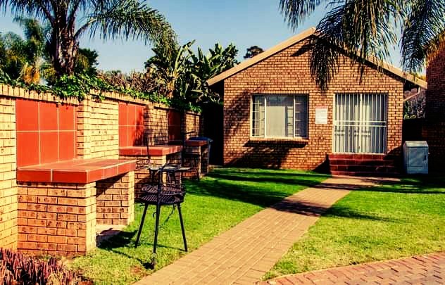 2 Bedroom Property for Sale in Faerie Glen Gauteng