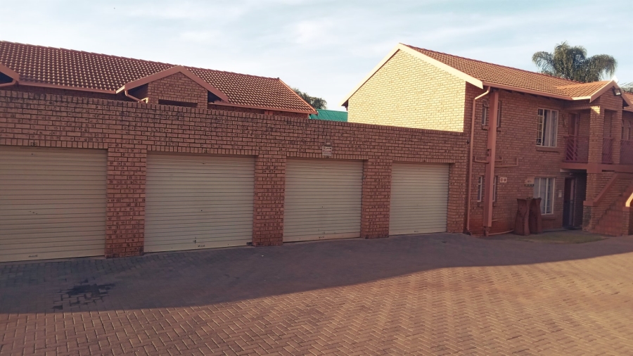 2 Bedroom Property for Sale in Faerie Glen Gauteng