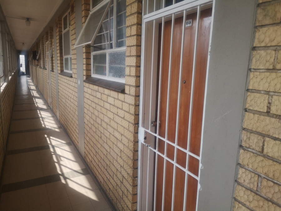 1 Bedroom Property for Sale in Lorentzville Gauteng