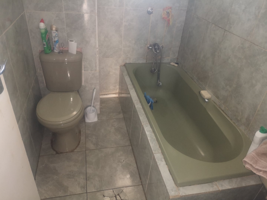 1 Bedroom Property for Sale in Lorentzville Gauteng