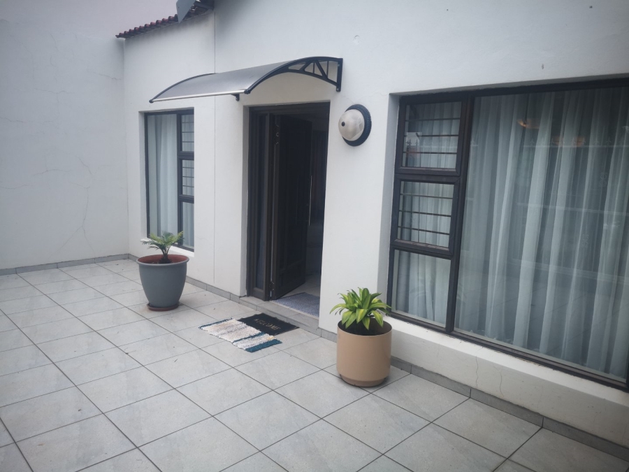 4 Bedroom Property for Sale in Sunnyridge Gauteng