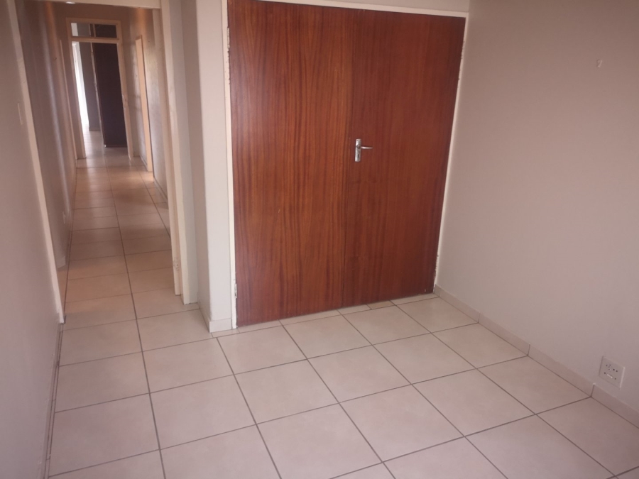 4 Bedroom Property for Sale in Sunnyridge Gauteng