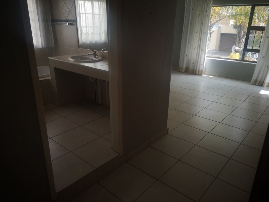 4 Bedroom Property for Sale in Sunnyridge Gauteng