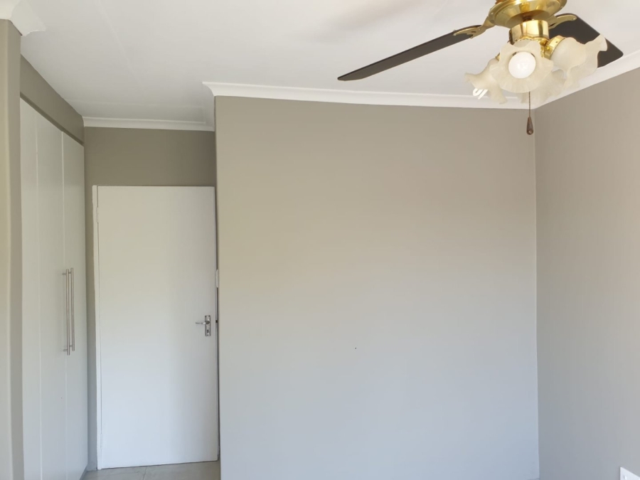 2 Bedroom Property for Sale in Sonneglans Gauteng