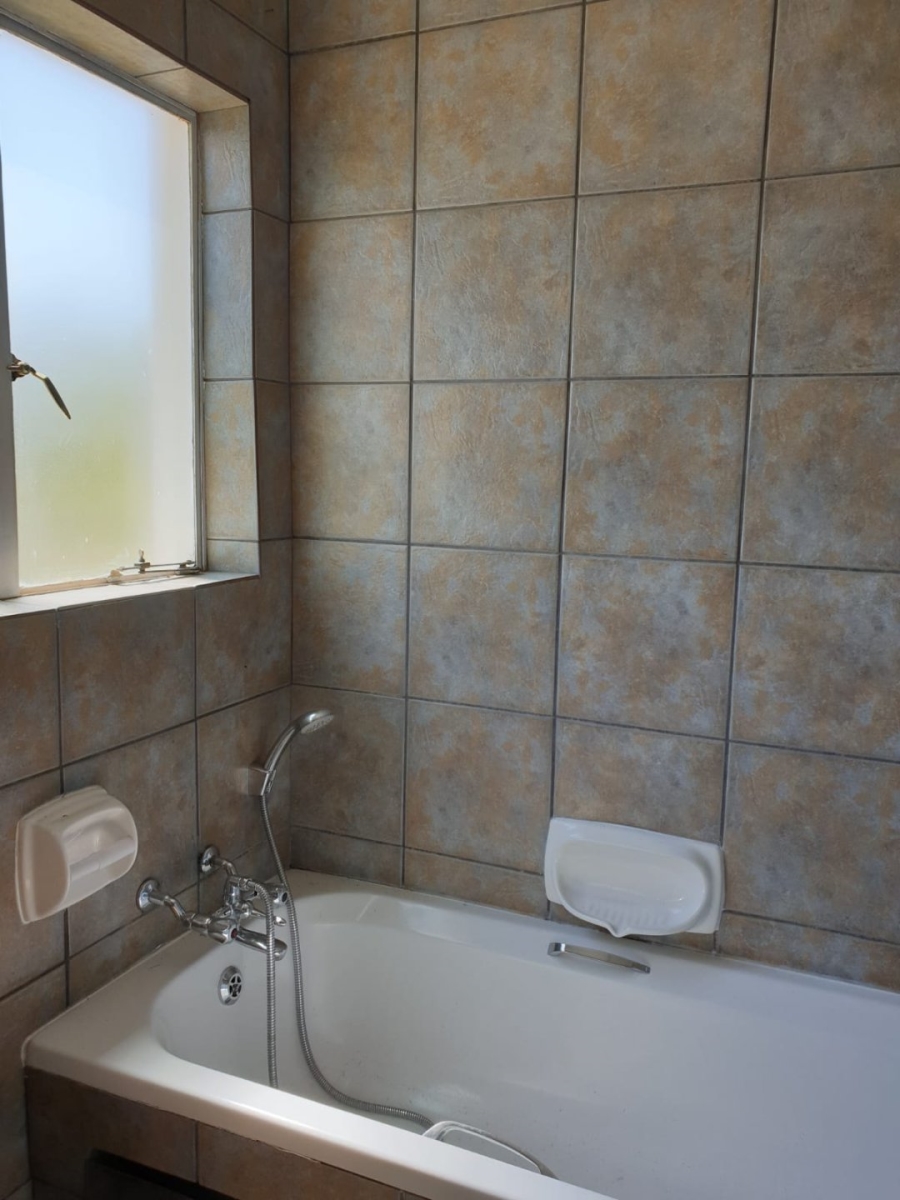 2 Bedroom Property for Sale in Sonneglans Gauteng