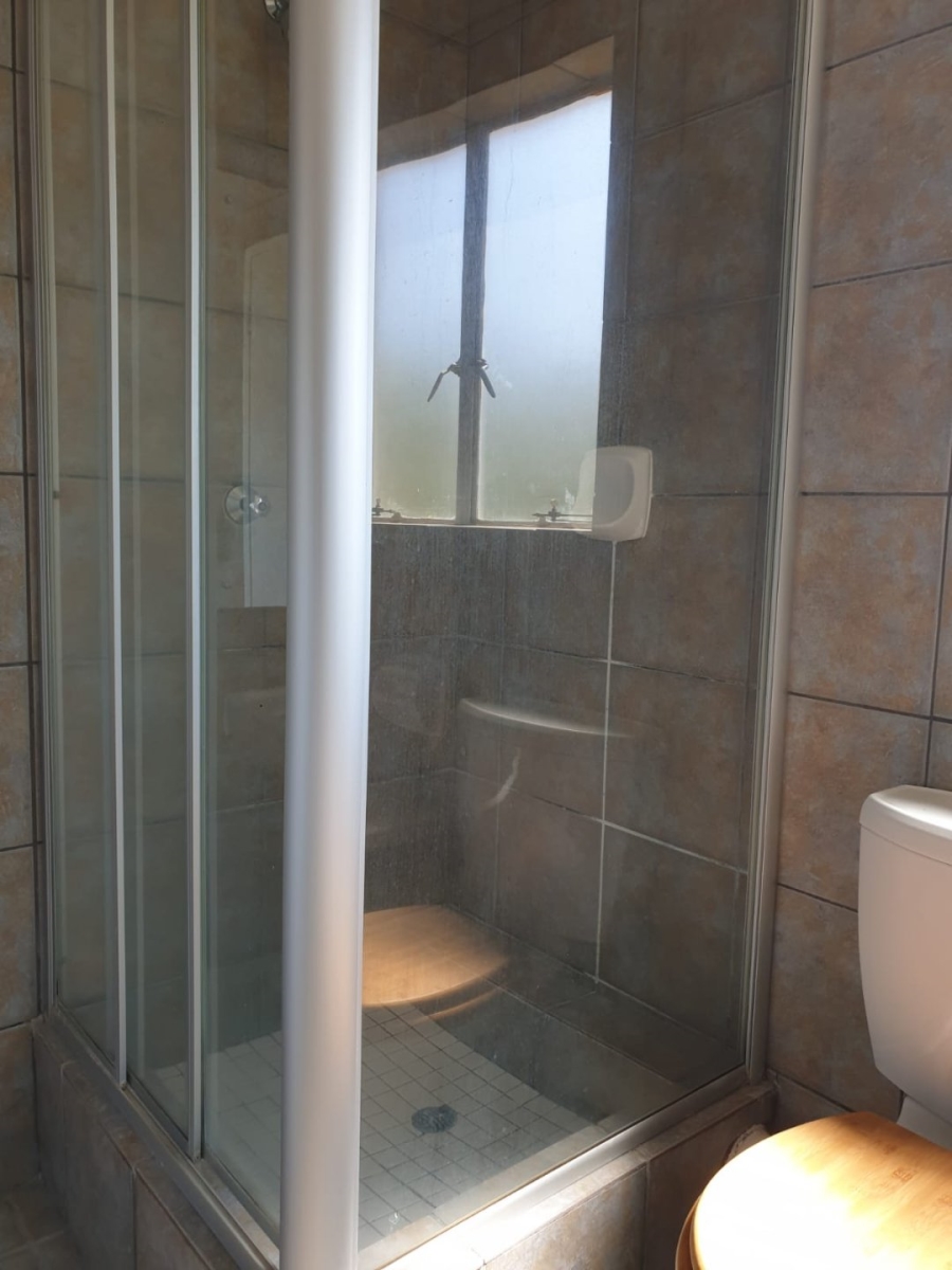 2 Bedroom Property for Sale in Sonneglans Gauteng