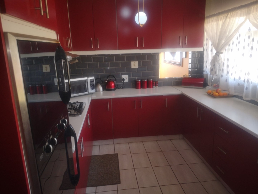 6 Bedroom Property for Sale in Primrose East Gauteng