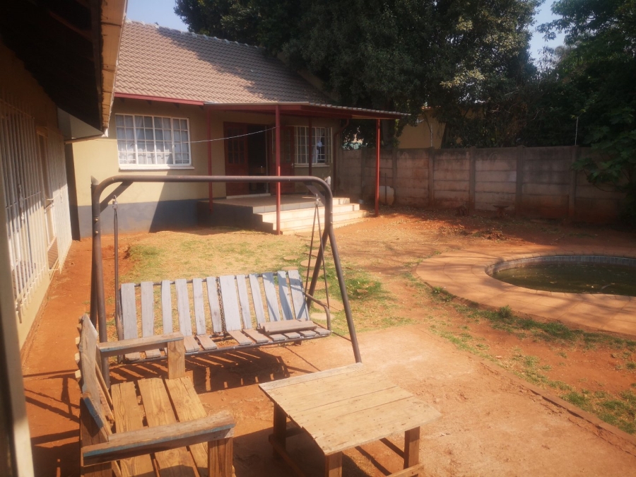 6 Bedroom Property for Sale in Primrose East Gauteng