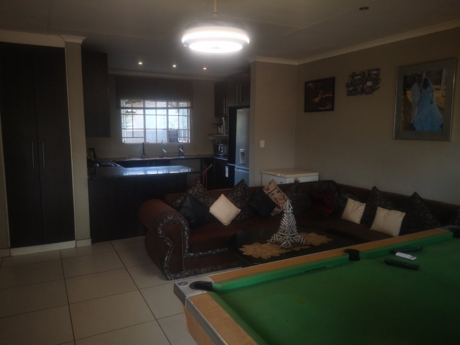 6 Bedroom Property for Sale in Primrose East Gauteng