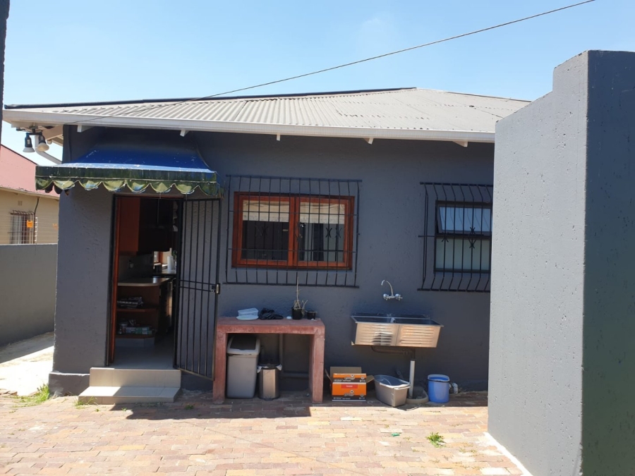 3 Bedroom Property for Sale in Orange Grove Gauteng