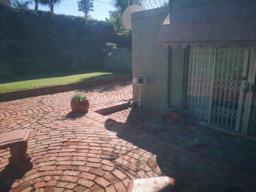 5 Bedroom Property for Sale in Wychwood Gauteng