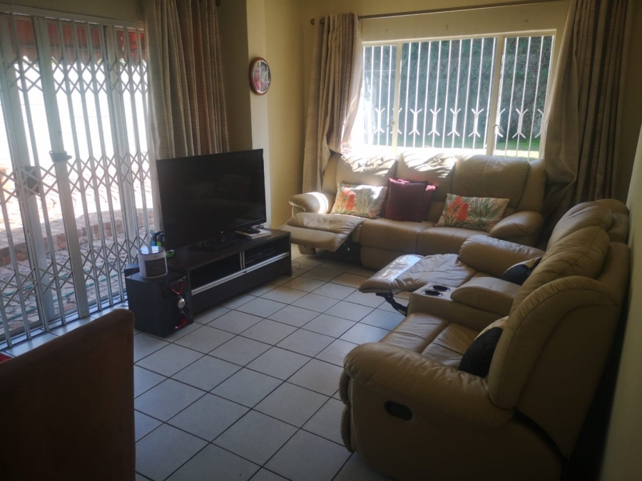 5 Bedroom Property for Sale in Wychwood Gauteng