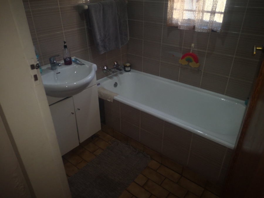 3 Bedroom Property for Sale in Wychwood Gauteng