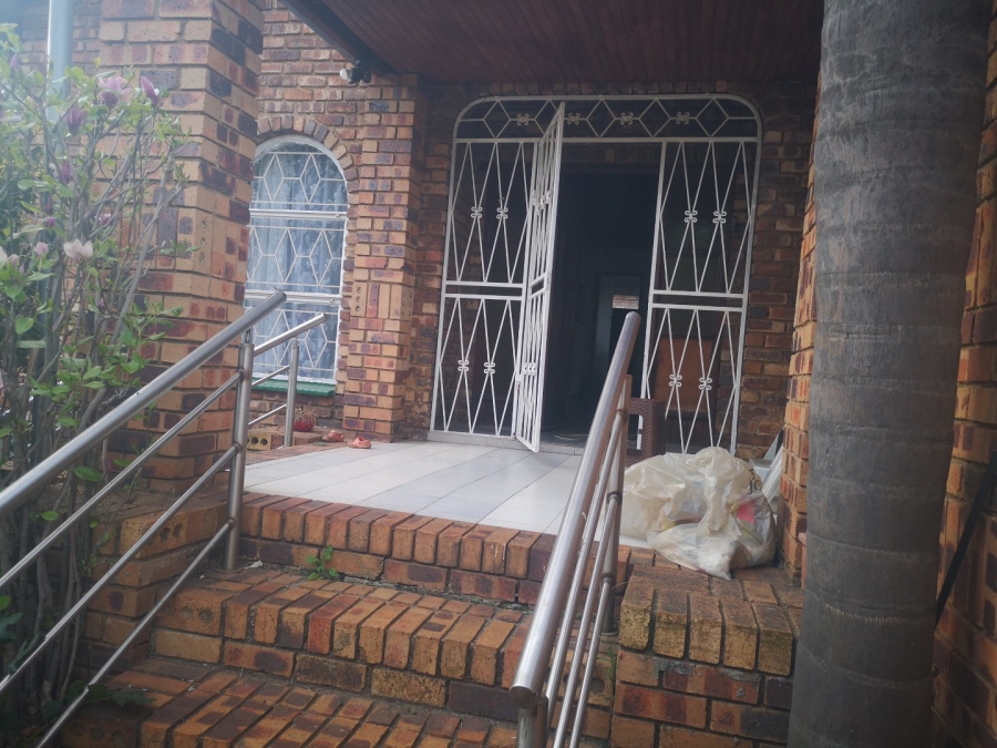 3 Bedroom Property for Sale in Bezuidenhout Valley Gauteng