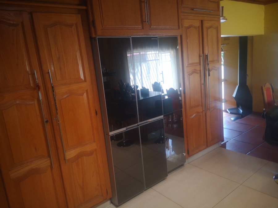 5 Bedroom Property for Sale in Bezuidenhout Valley Gauteng