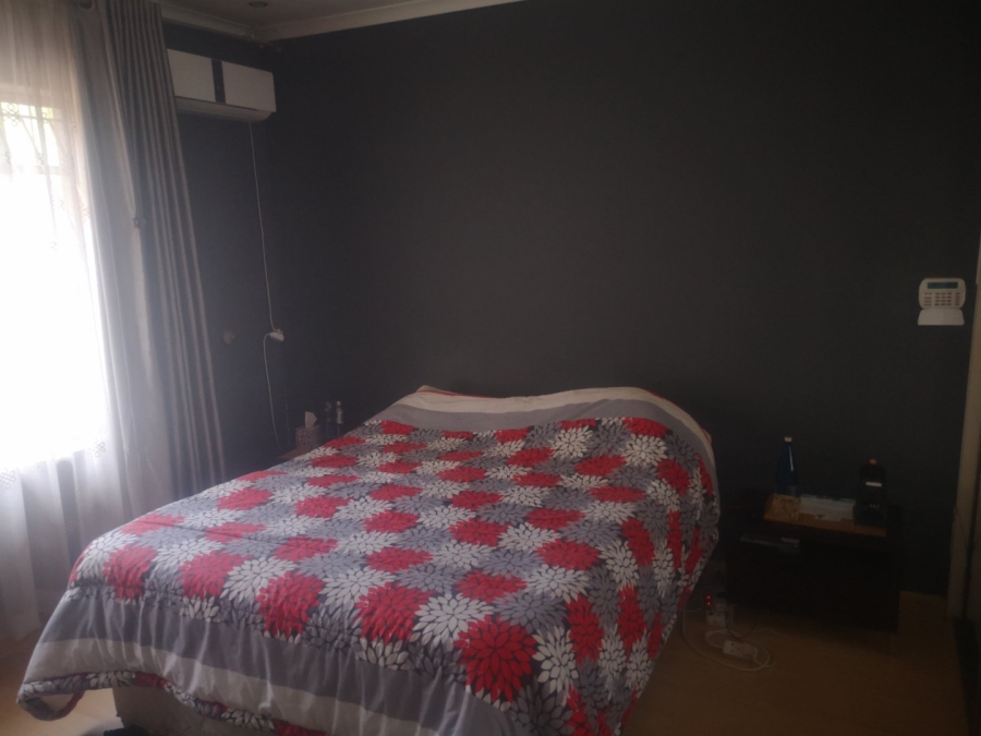 5 Bedroom Property for Sale in Bezuidenhout Valley Gauteng