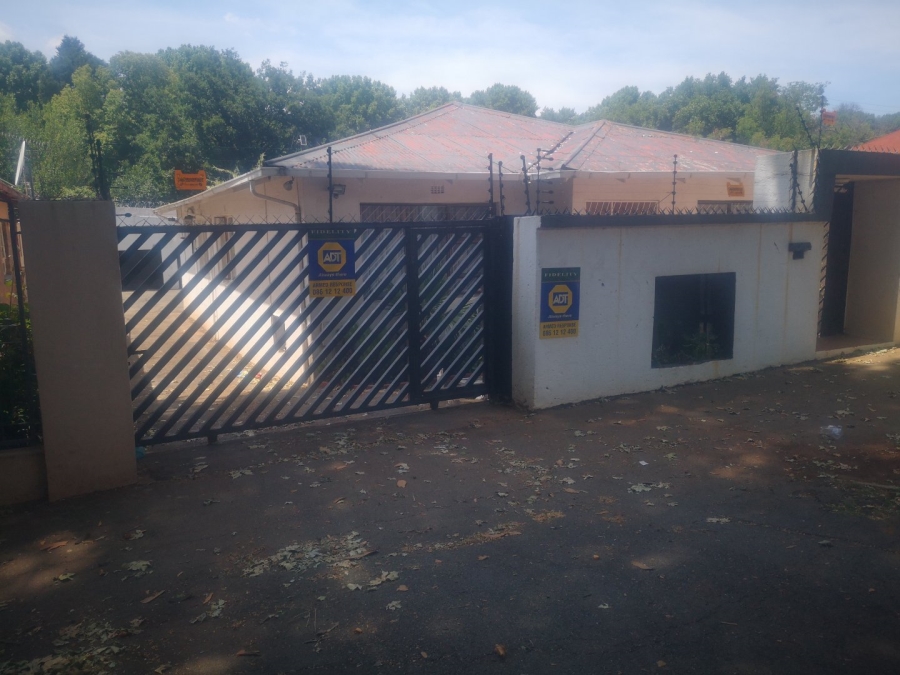 5 Bedroom Property for Sale in Bezuidenhout Valley Gauteng