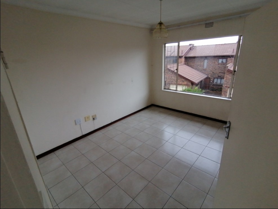 2 Bedroom Property for Sale in Illiondale Gauteng