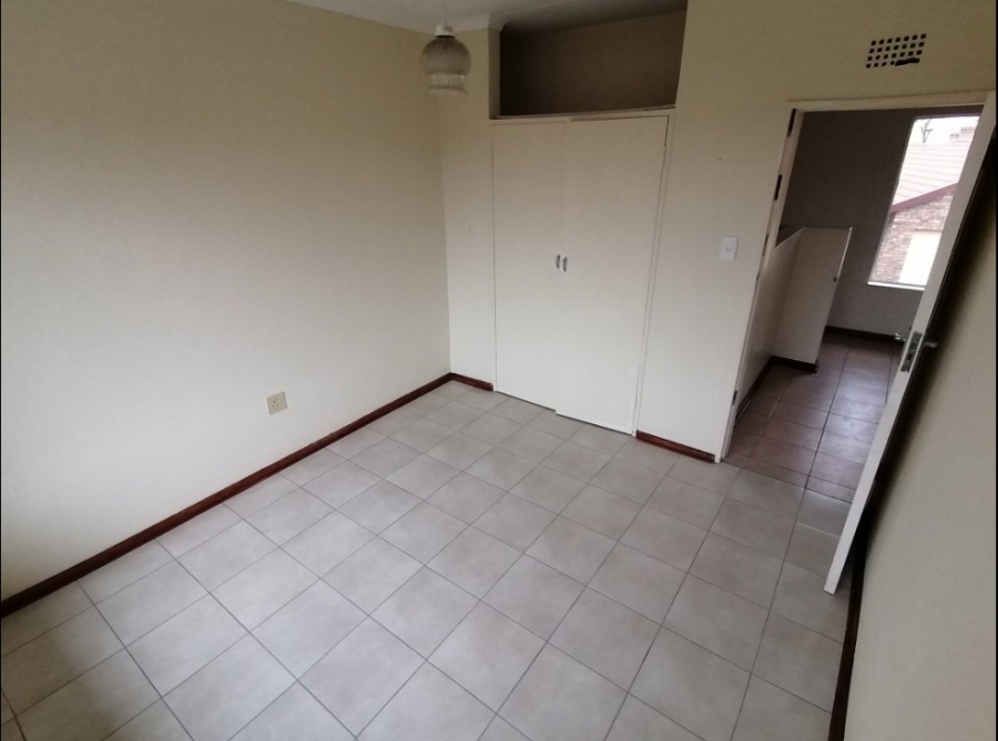 2 Bedroom Property for Sale in Illiondale Gauteng