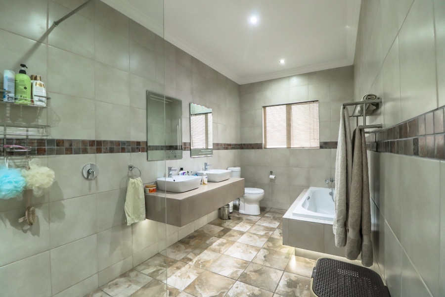 3 Bedroom Property for Sale in Malvern East Gauteng