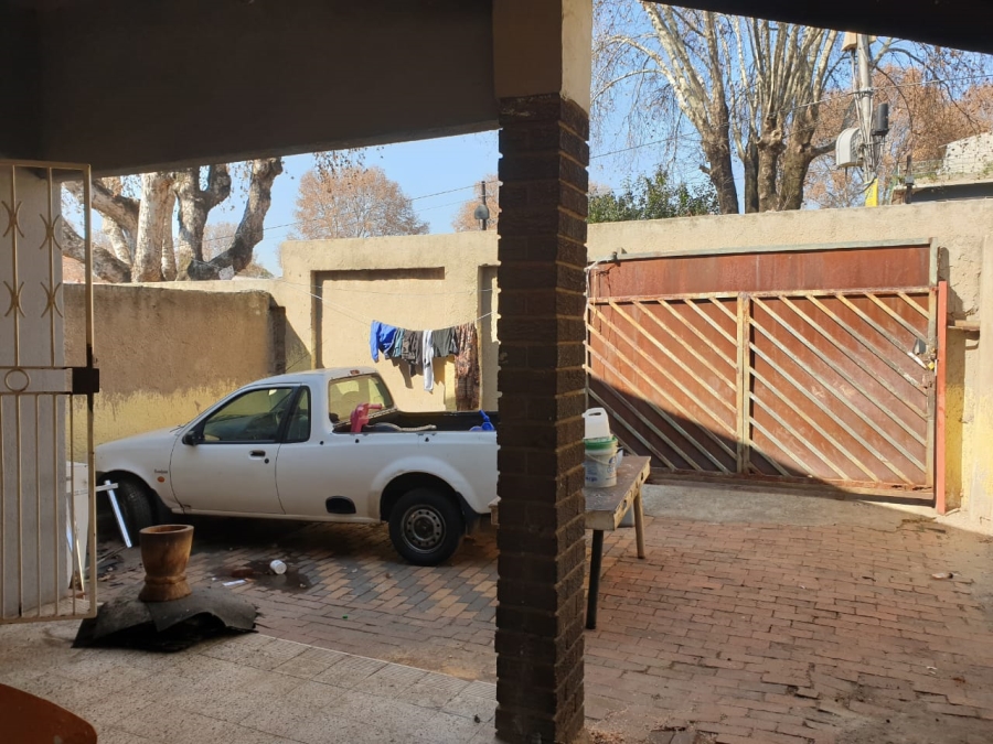 4 Bedroom Property for Sale in Bezuidenhout Valley Gauteng